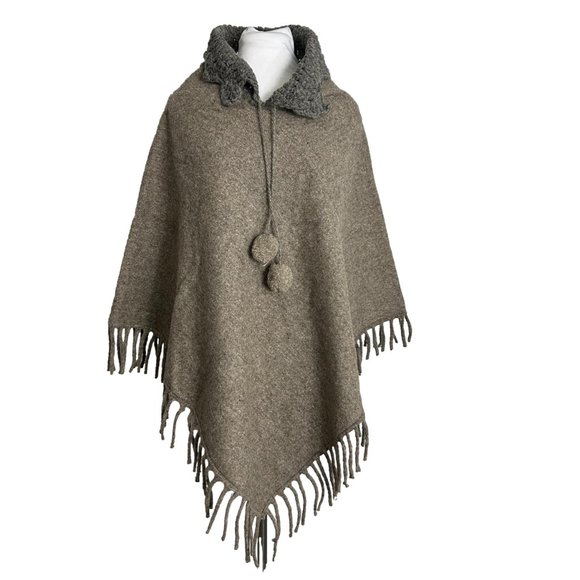 Vtg Brown Wool Poncho Crochet Collar Pom Poms Fringe One Size Possibly Handmade - Picture 9 of 9